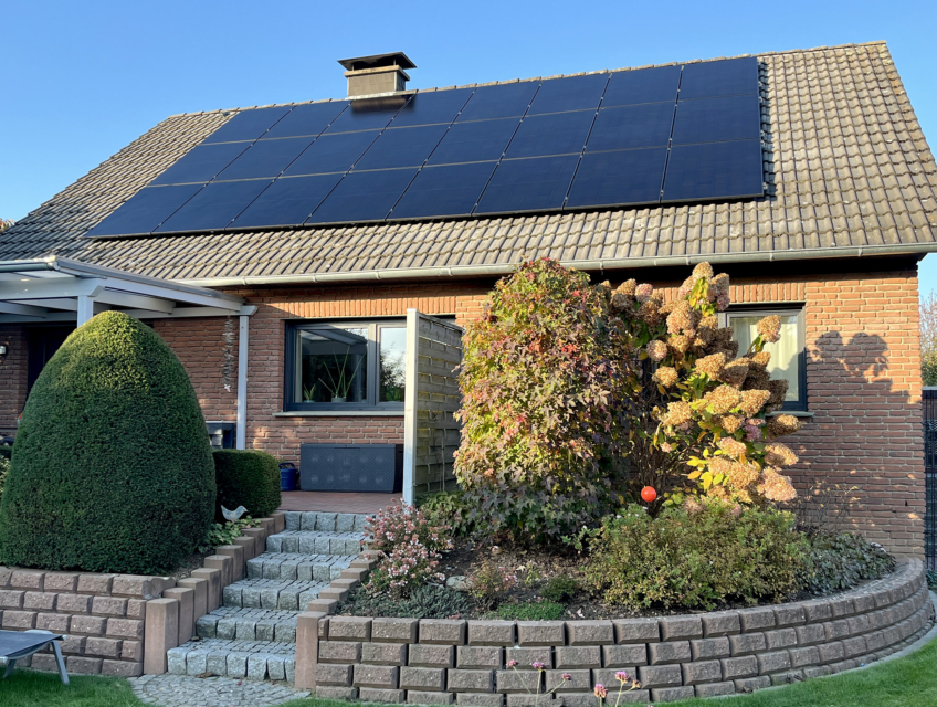 PTM Solar Referenz Solaranlagen auf dem Dach in Minden